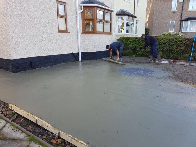 Driveway MH. cobblestones..