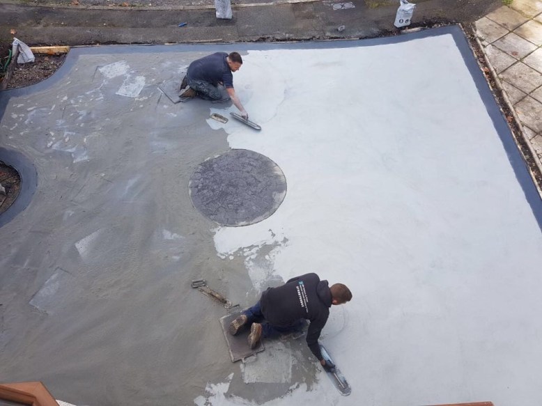 Driveway MH. cobblestones'