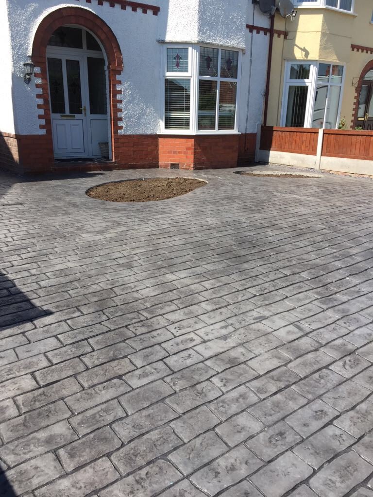 pattern imprinted- cobblestones..