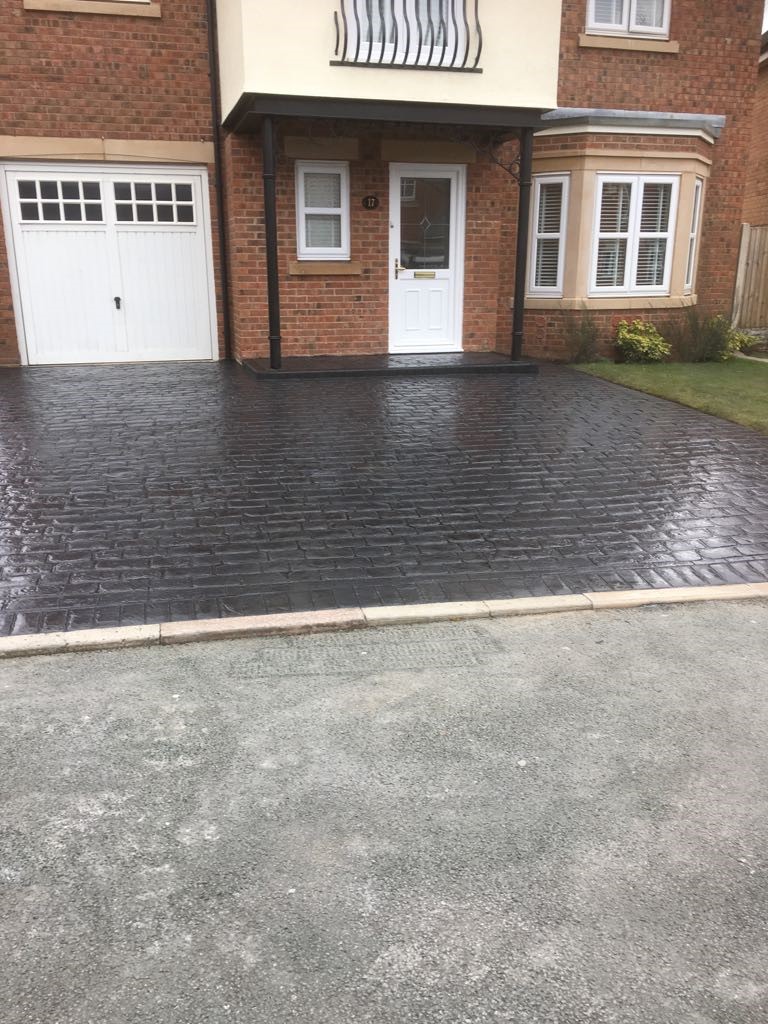 Cobblestone driveway,