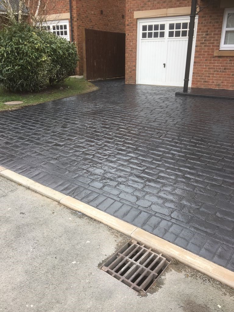 Cobblestone driveway