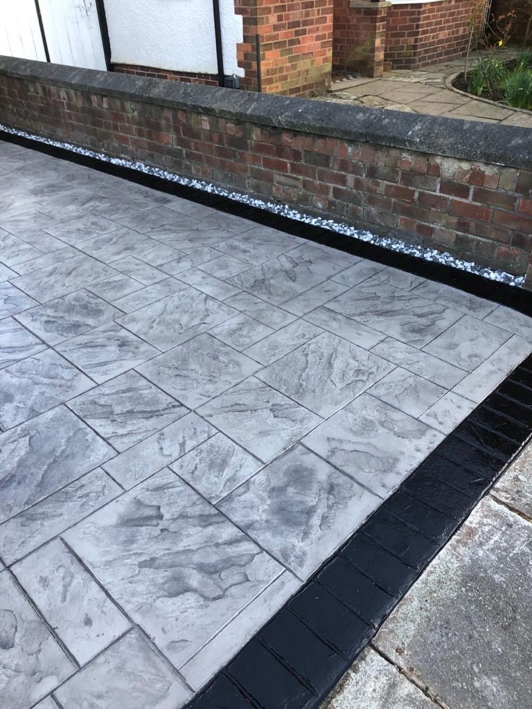 'light silver driveway'