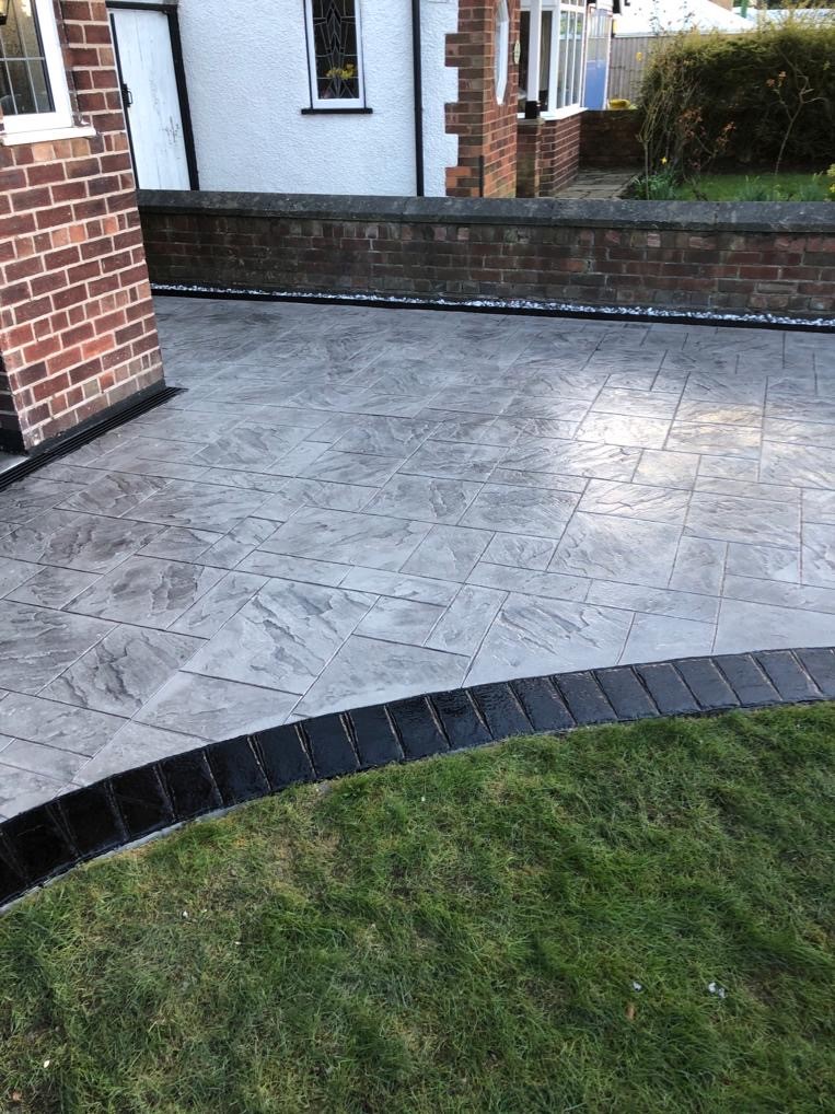 light silver driveway....