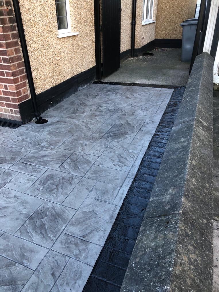 light silver driveway..